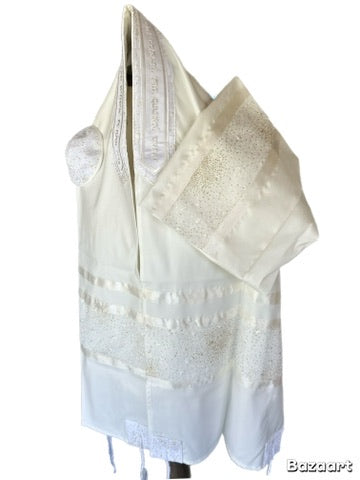 Women's Tallit: Ade-173 White Flower w Gold sparkle On Brushed Cotton